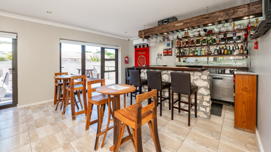 9 Bedroom Property for Sale in Struisbaai Western Cape